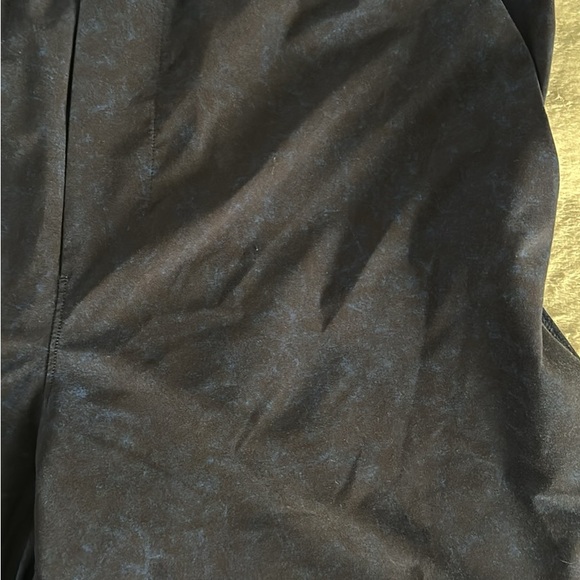 Mens lululemon shorts - Picture 2 of 3